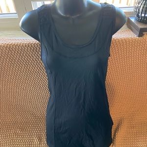 Lululemon black tank size 4